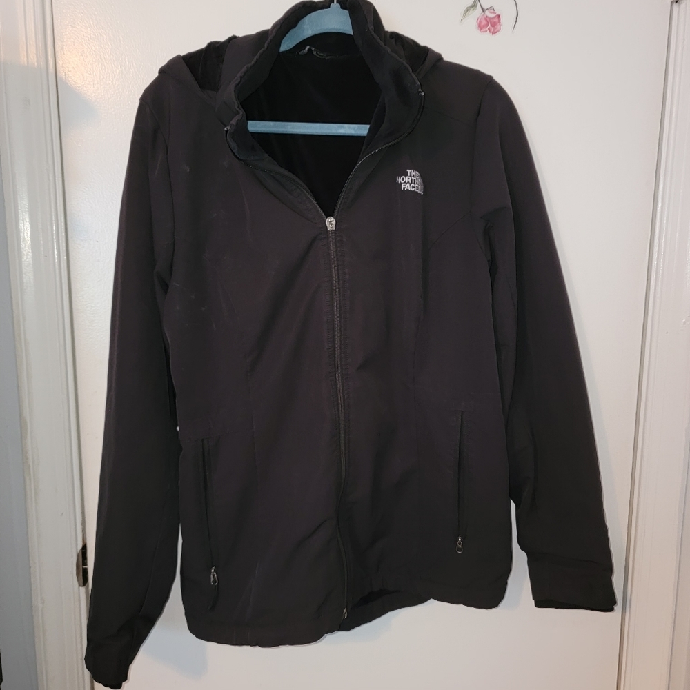 black sweater from The North Face brand size XL